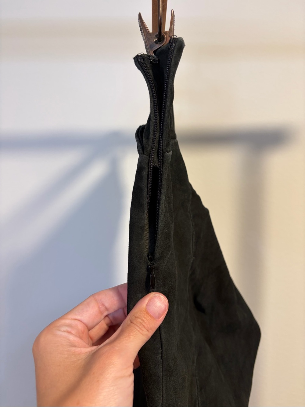 Urban Zen Black Skinny Stretch Suede Leggings - Picture 4 of 9